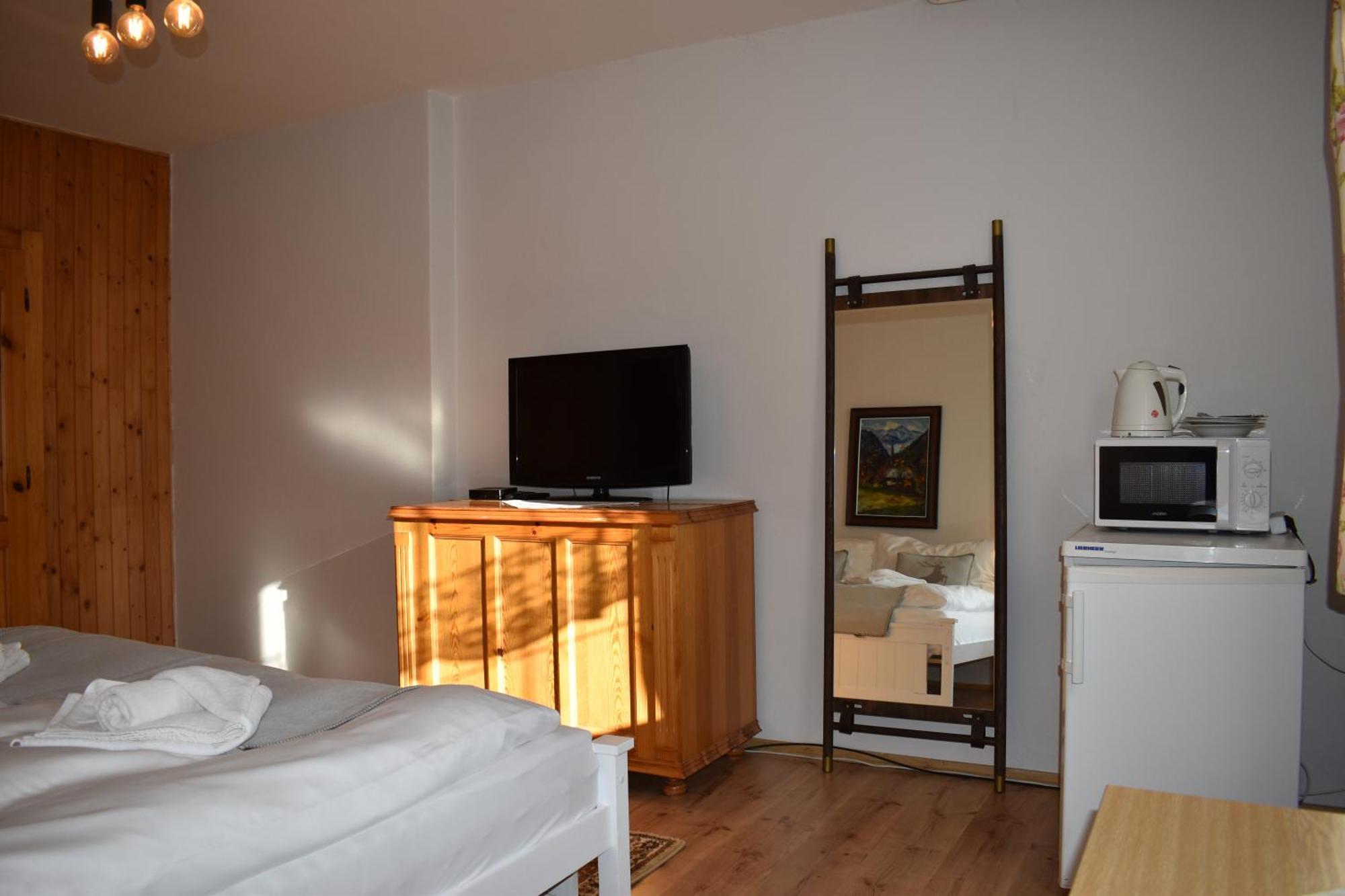 Drevenica Diana Bed & Breakfast ชเดียร์ ภายนอก รูปภาพ