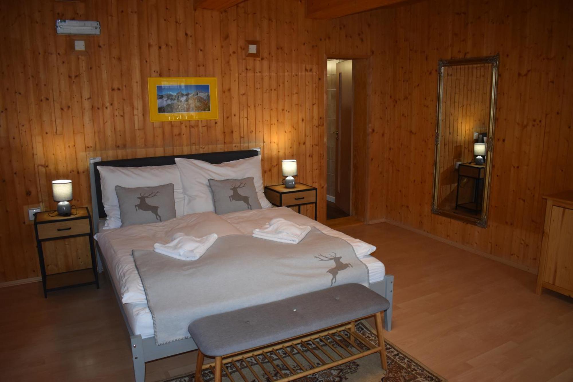 Drevenica Diana Bed & Breakfast ชเดียร์ ภายนอก รูปภาพ