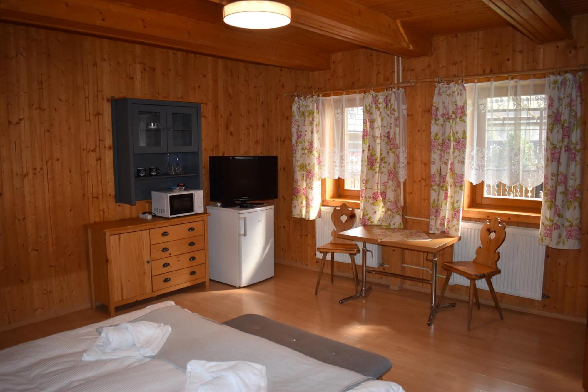 Drevenica Diana Bed & Breakfast ชเดียร์ ภายนอก รูปภาพ